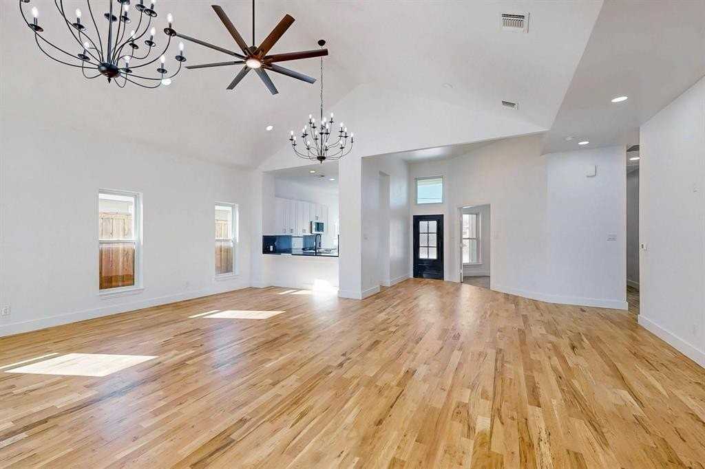 1812 Muncie Avenue - Photo 4 of 12