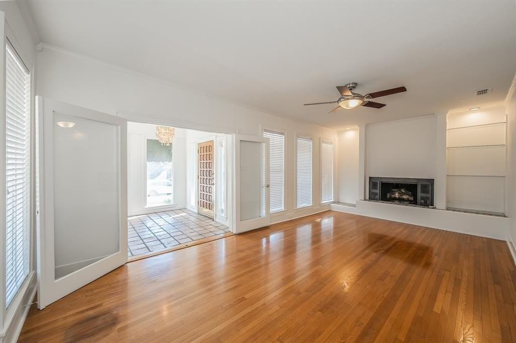 2412 Kenley St - Photo 6 of 33