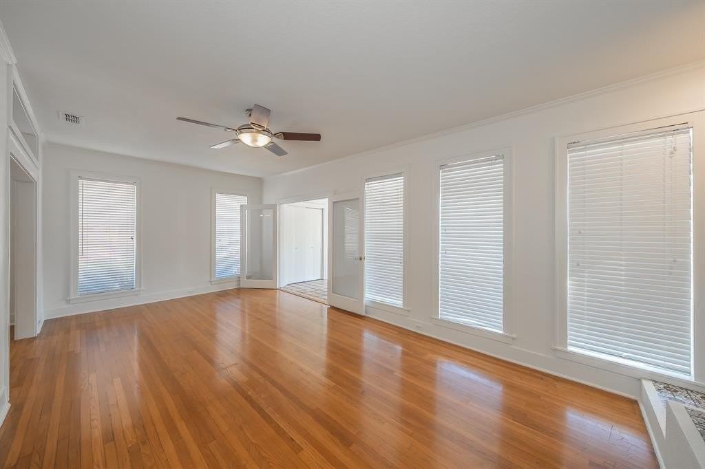 2412 Kenley St - Photo 7 of 33