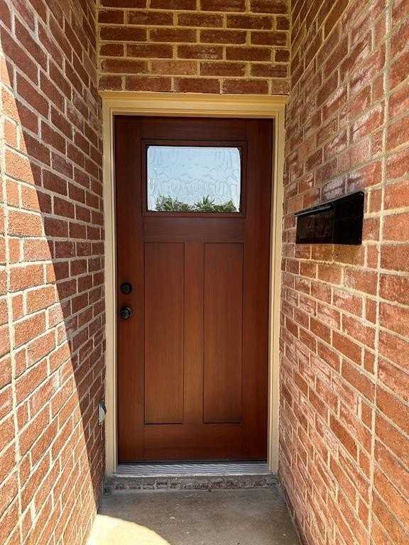 2143 Gilford St - Photo 4 of 40