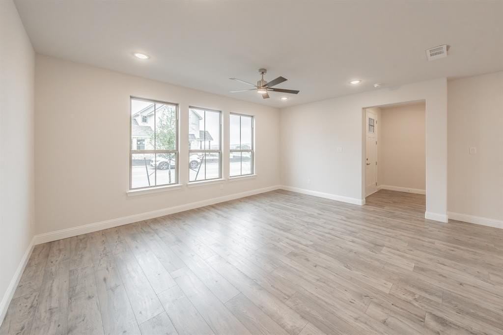 9707 Thorncrown Ln - Photo 4 of 37