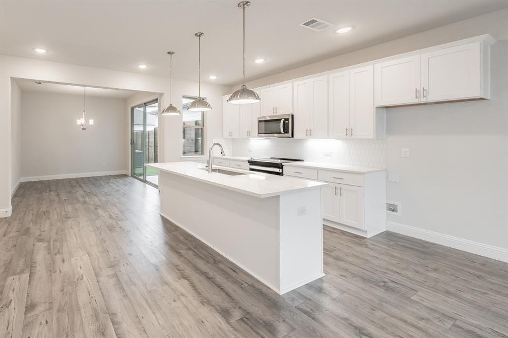 9707 Thorncrown Ln - Photo 6 of 37