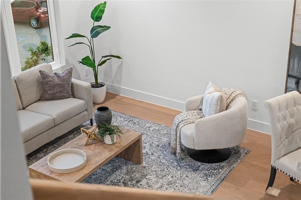 1516 Holly Ave - Photo 7 of 21