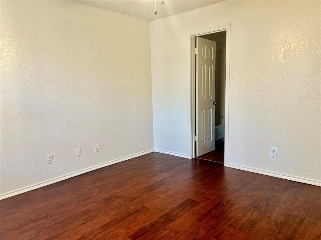 409 Crest Line Dr - Photo 6 of 12