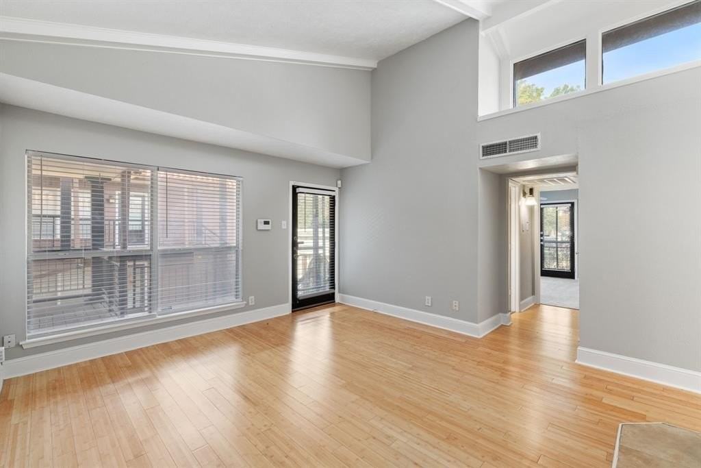 5928 Sandhurst Lane #227 - Photo 6 of 33