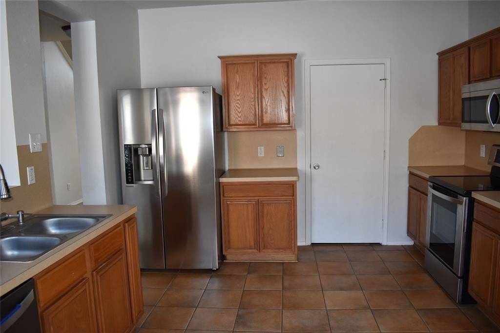 2026 Tanur Cascade Drive - Photo 2 of 24