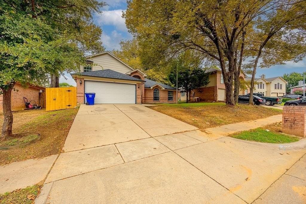 907 Yellowstone Drive - Photo 2 of 39