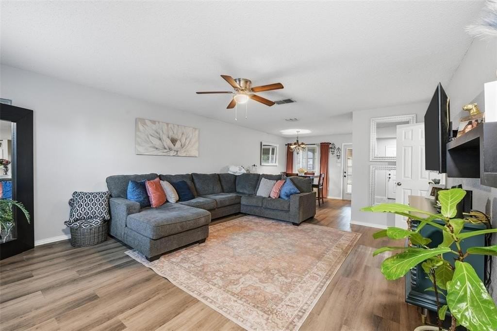 5728 Giddyup Lane - Photo 4 of 35