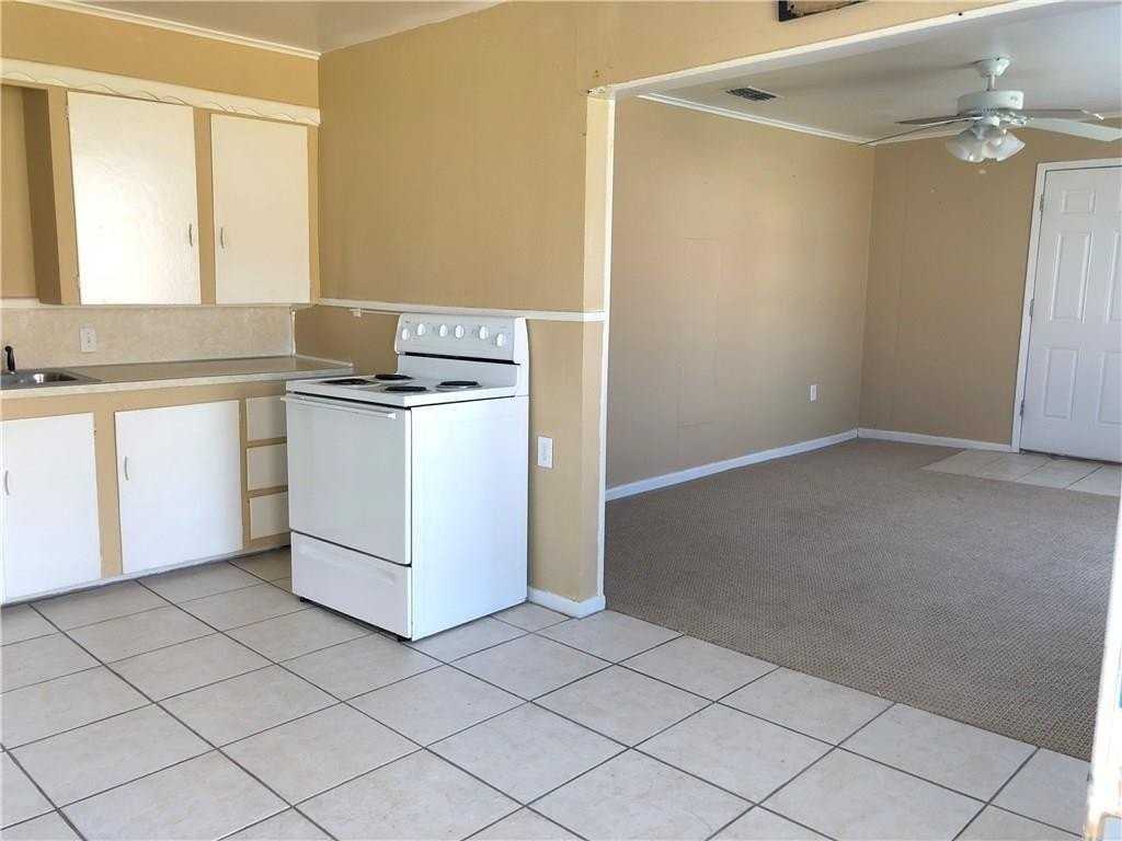 1602 S 9th St - Photo 5 of 9