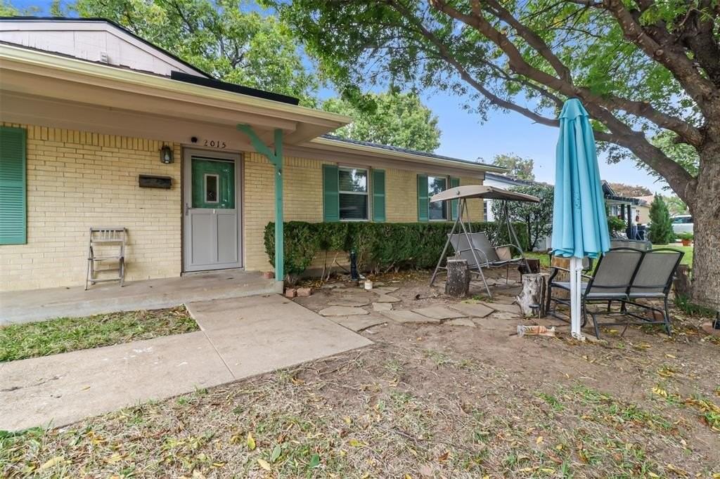 2015 Salem St - Photo 2 of 18