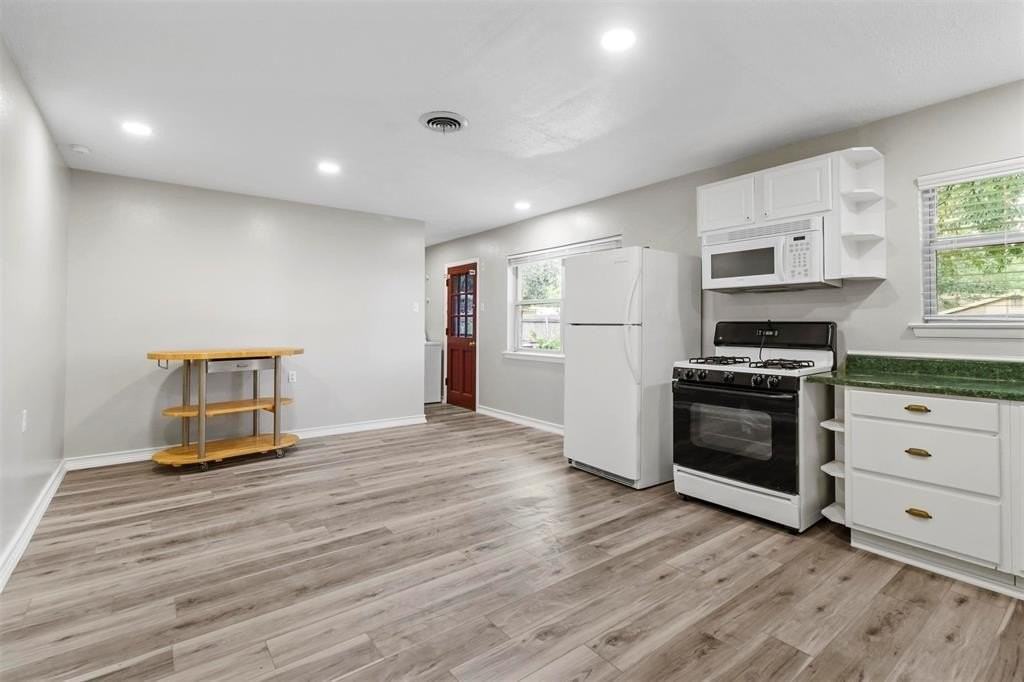 2015 Salem St - Photo 4 of 18