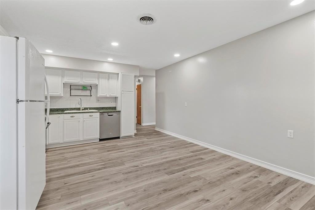 2015 Salem St - Photo 6 of 18