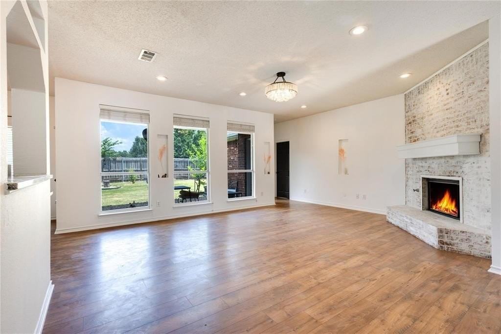 1613 Hightimber Ln - Photo 4 of 35