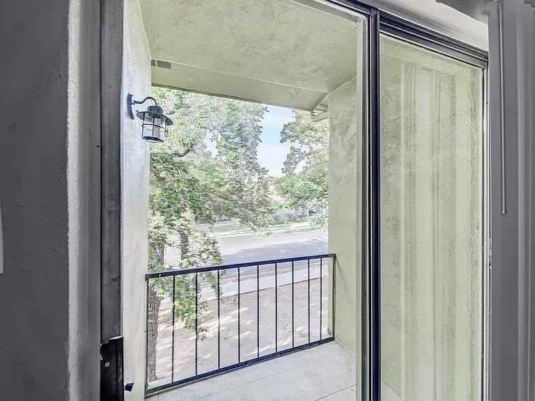 1901 Kingswood Ct #1905 - Photo 7 of 9