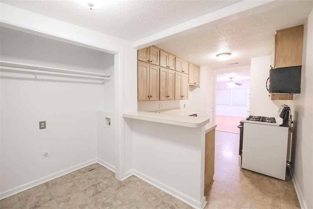 3908 Dexter Ave - Photo 7 of 16