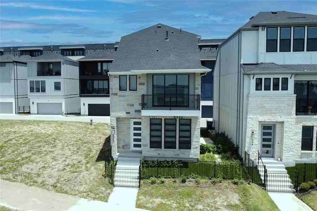 528 Secretariat Dr - Photo 2 of 30