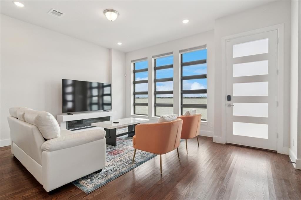 528 Secretariat Dr - Photo 3 of 30