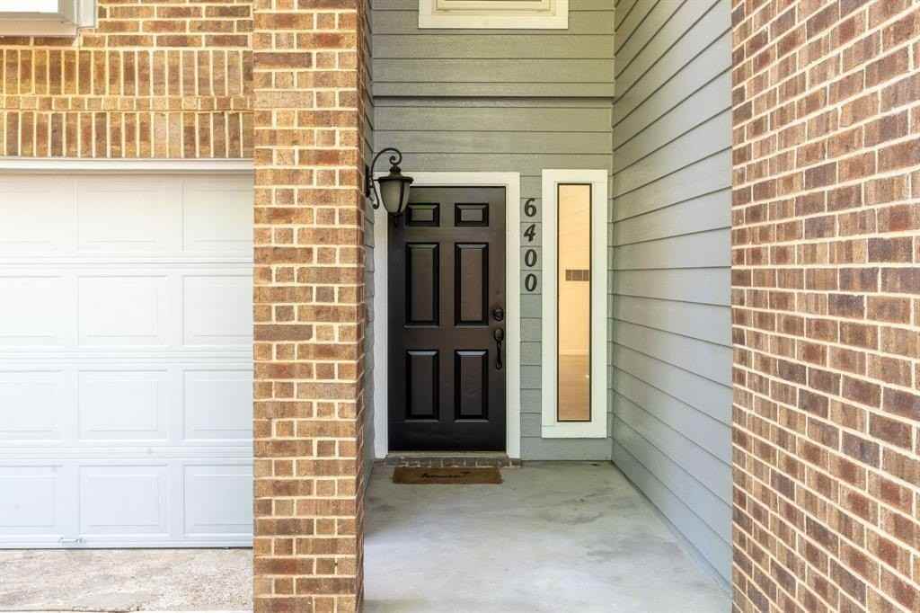 6400 Meadow Glen Court - Photo 4 of 23