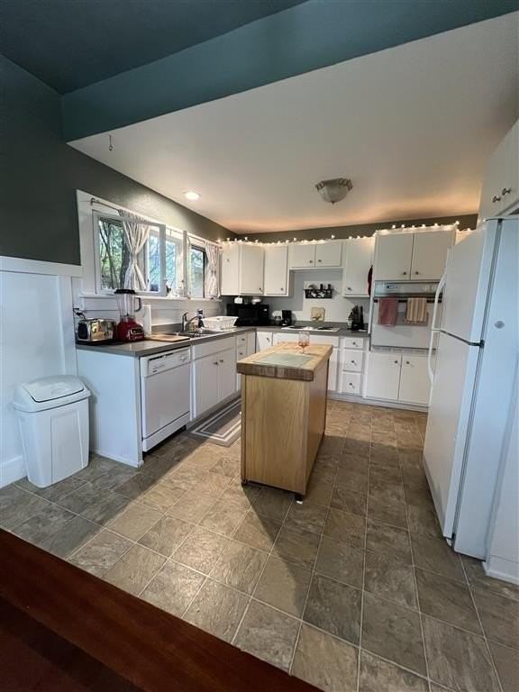 1043 Bleistein Ave - Photo 2 of 8