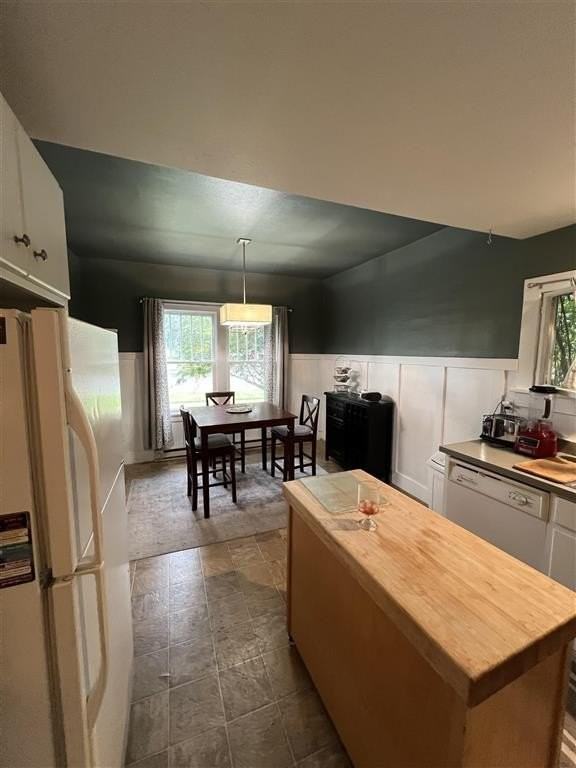 1043 Bleistein Ave - Photo 3 of 8