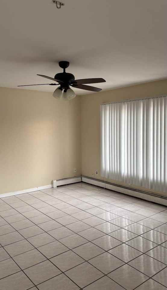 182 Jerusalem Ave - Photo 2 of 7