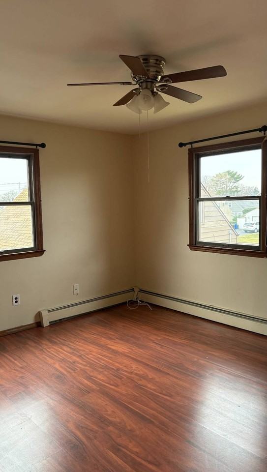 182 Jerusalem Ave - Photo 5 of 7