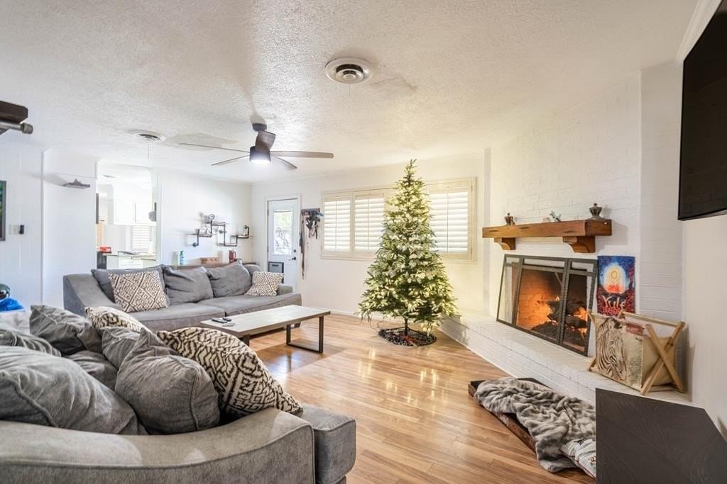 3518 Fairmont Drive - Photo 3 of 17