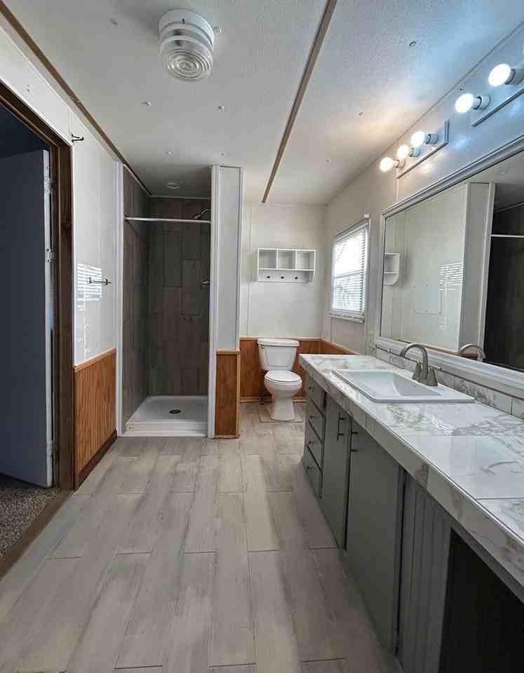 2104 West Moseley Loop - Photo 2 of 4