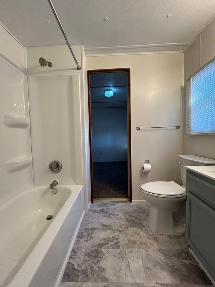 2104 West Moseley Loop - Photo 3 of 4