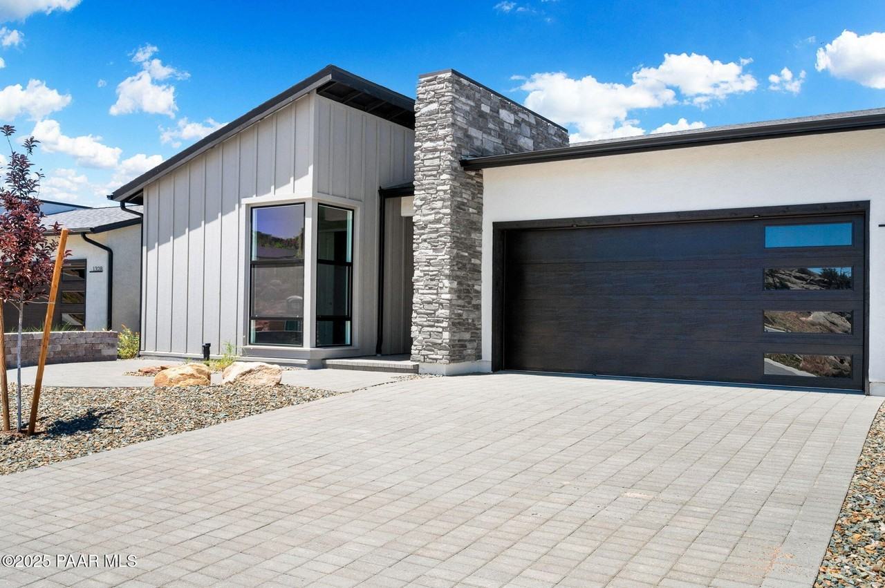 1326 Rockwood Drive - Photo 2 of 50