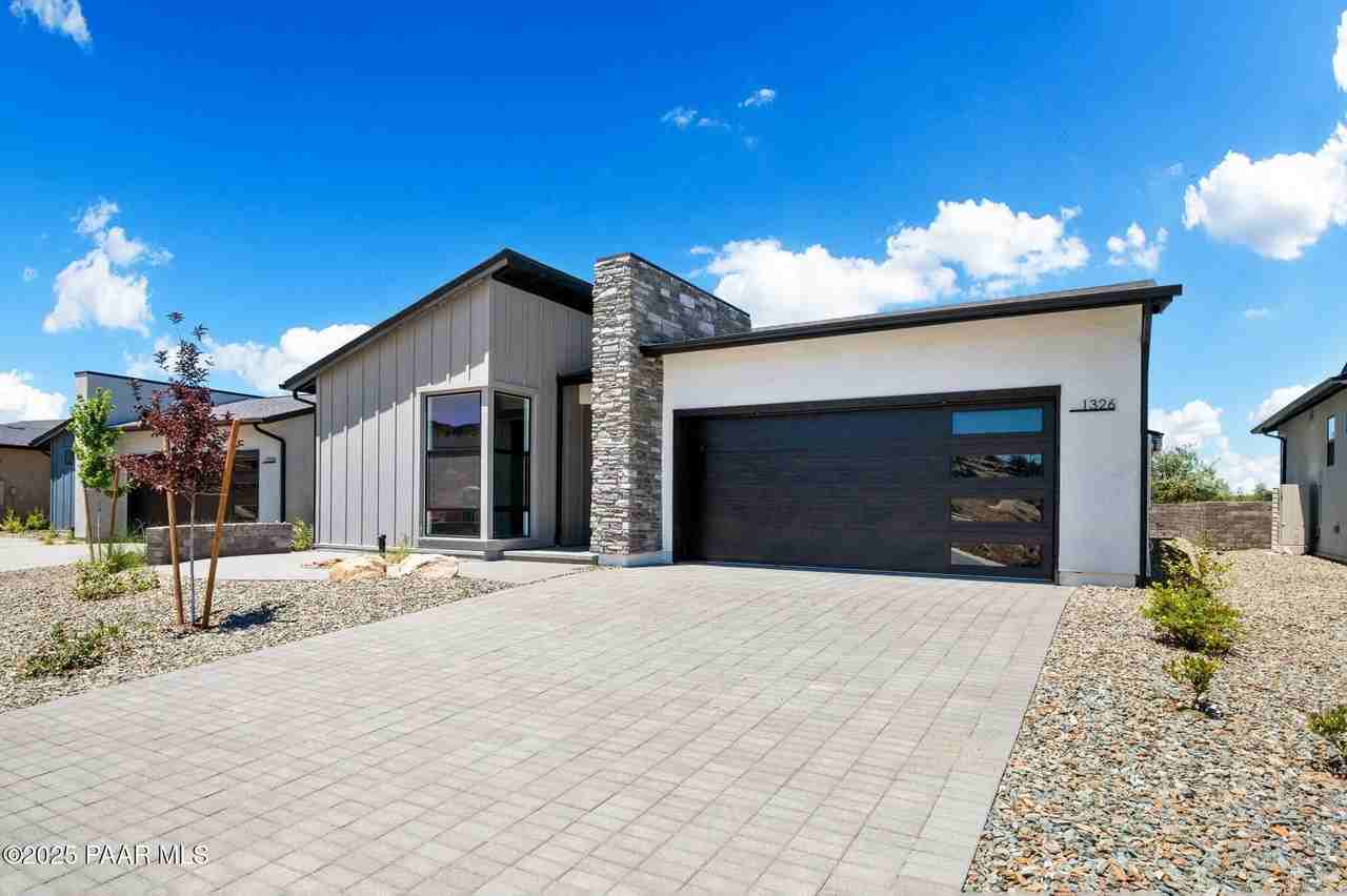 1326 Rockwood Drive - Photo 3 of 50