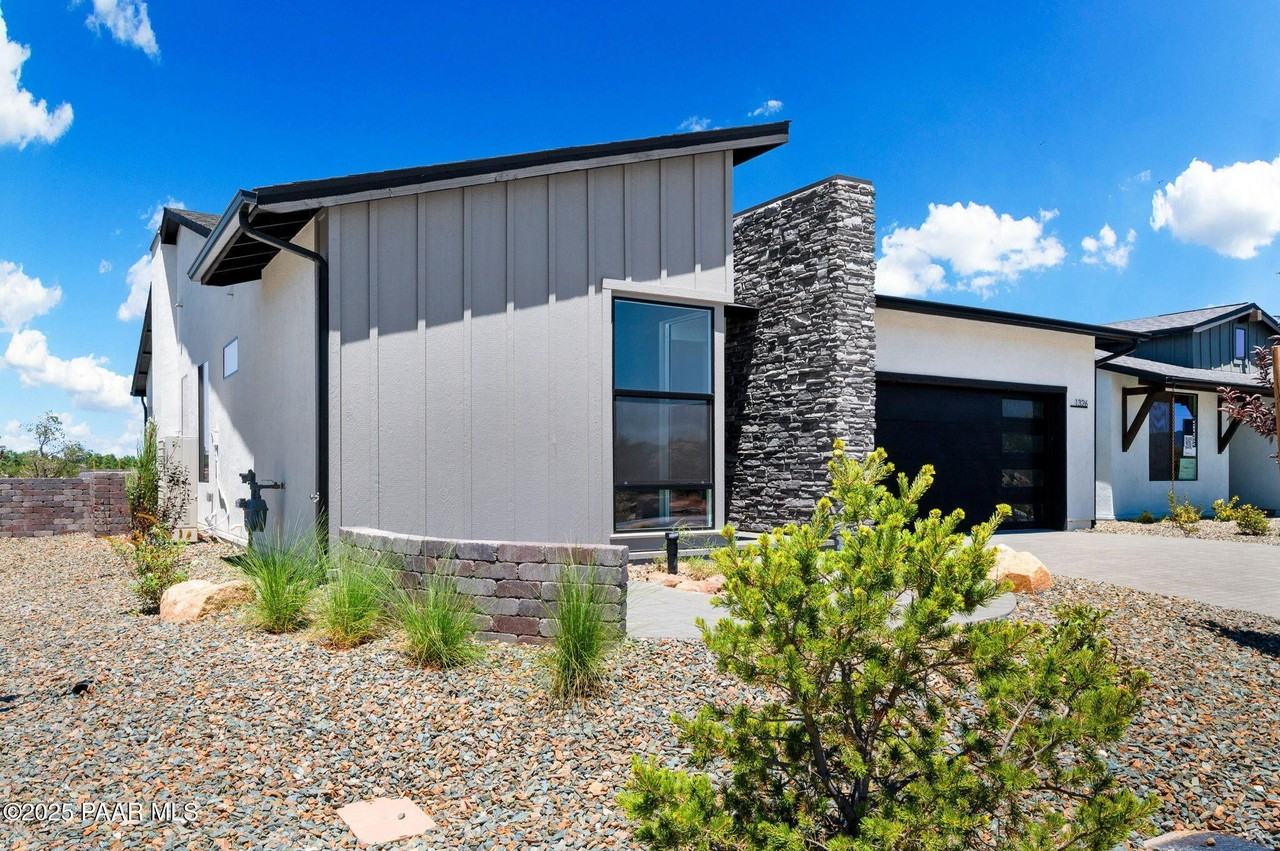 1326 Rockwood Drive - Photo 7 of 50