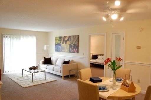 69 Maplewood Ln - Photo 2 of 13