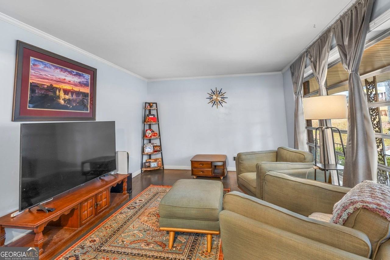 2205 Plantation Dr - Photo 2 of 20