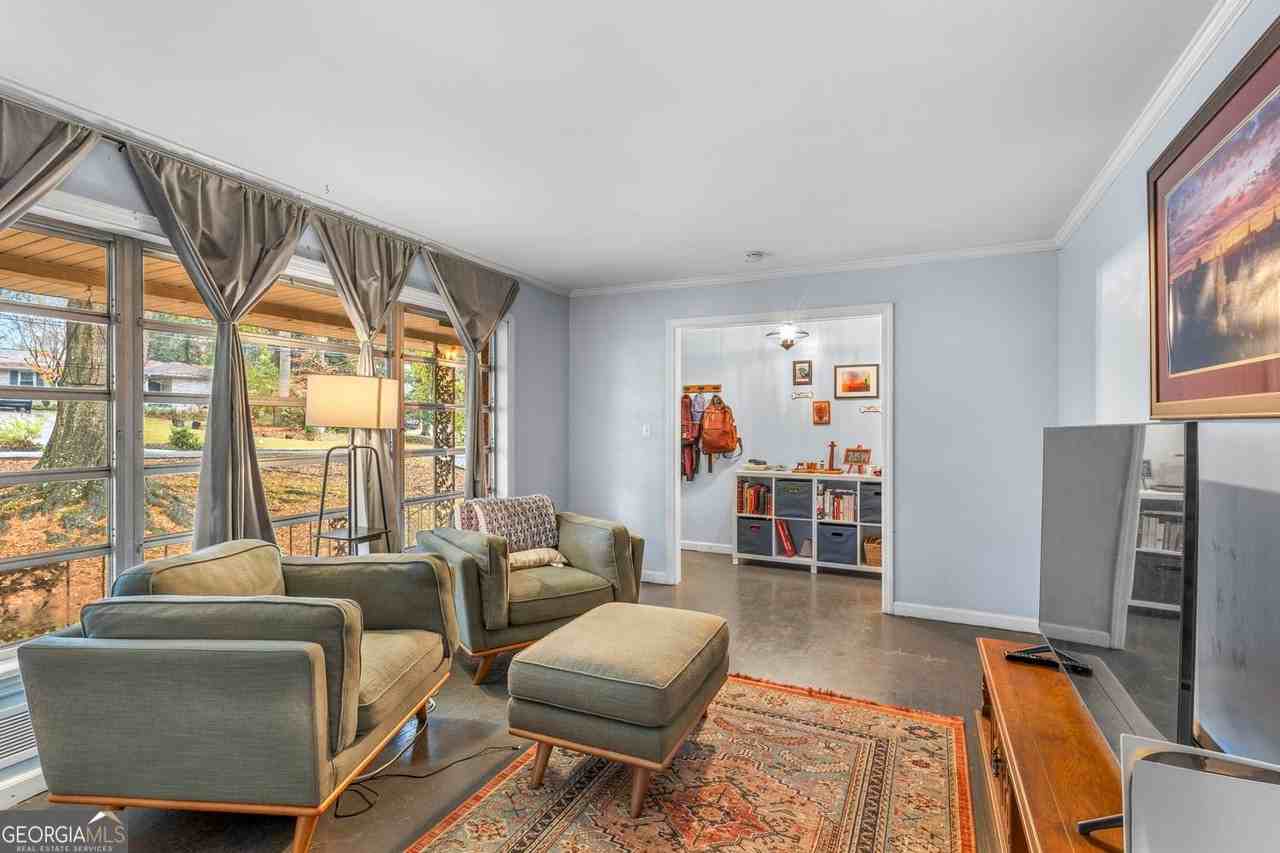 2205 Plantation Dr - Photo 3 of 20