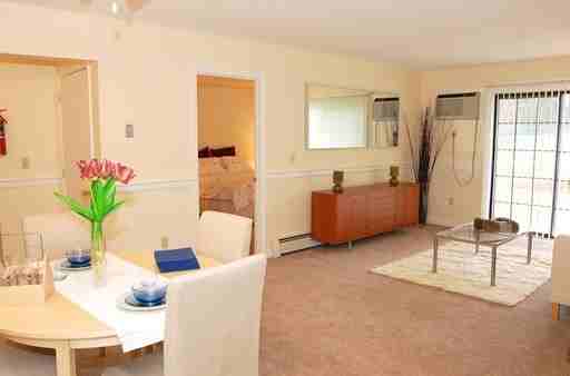 69 Maplewood Ln - Photo 3 of 13