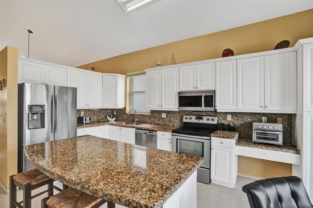 1581 159th Avenue - Photo 5 of 21