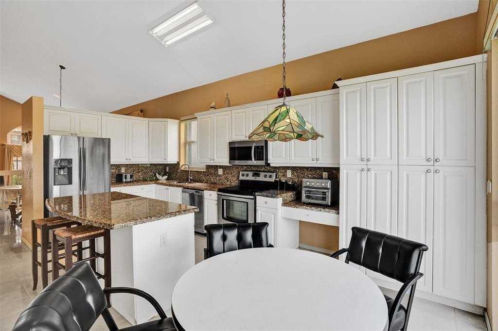 1581 159th Avenue - Photo 6 of 21