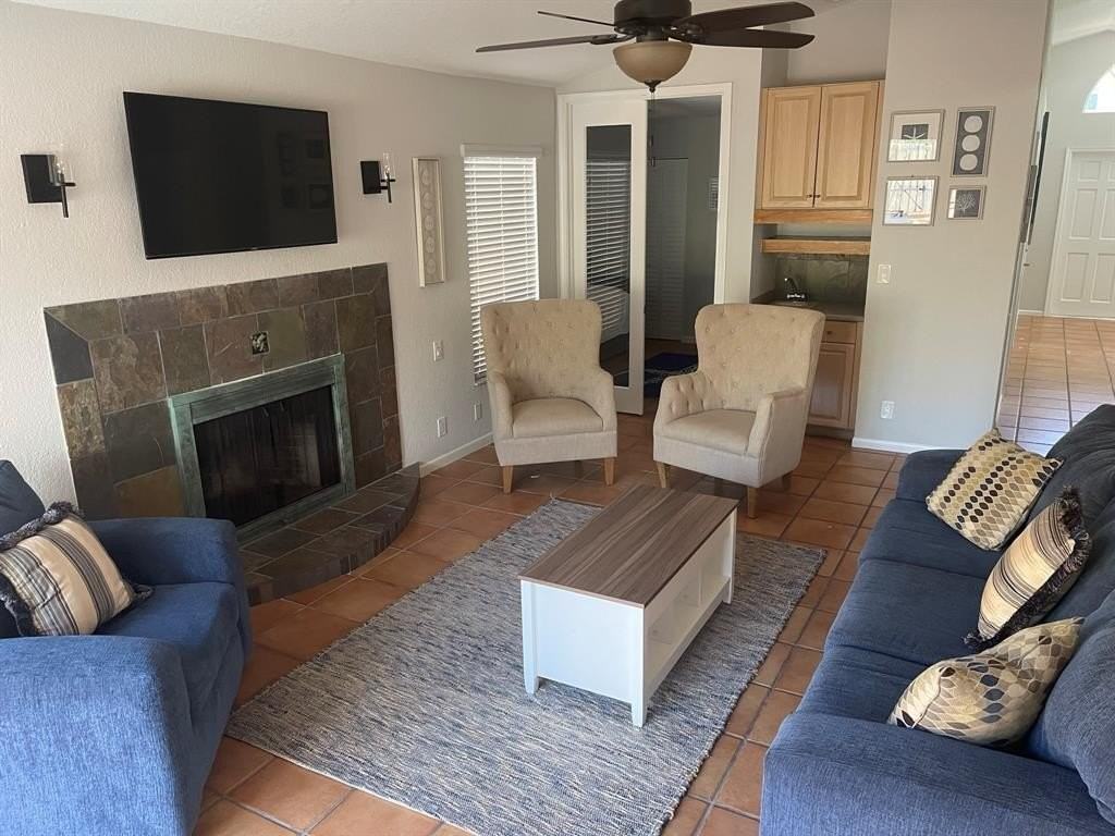 607 Sw 15th St - Photo 4 of 14