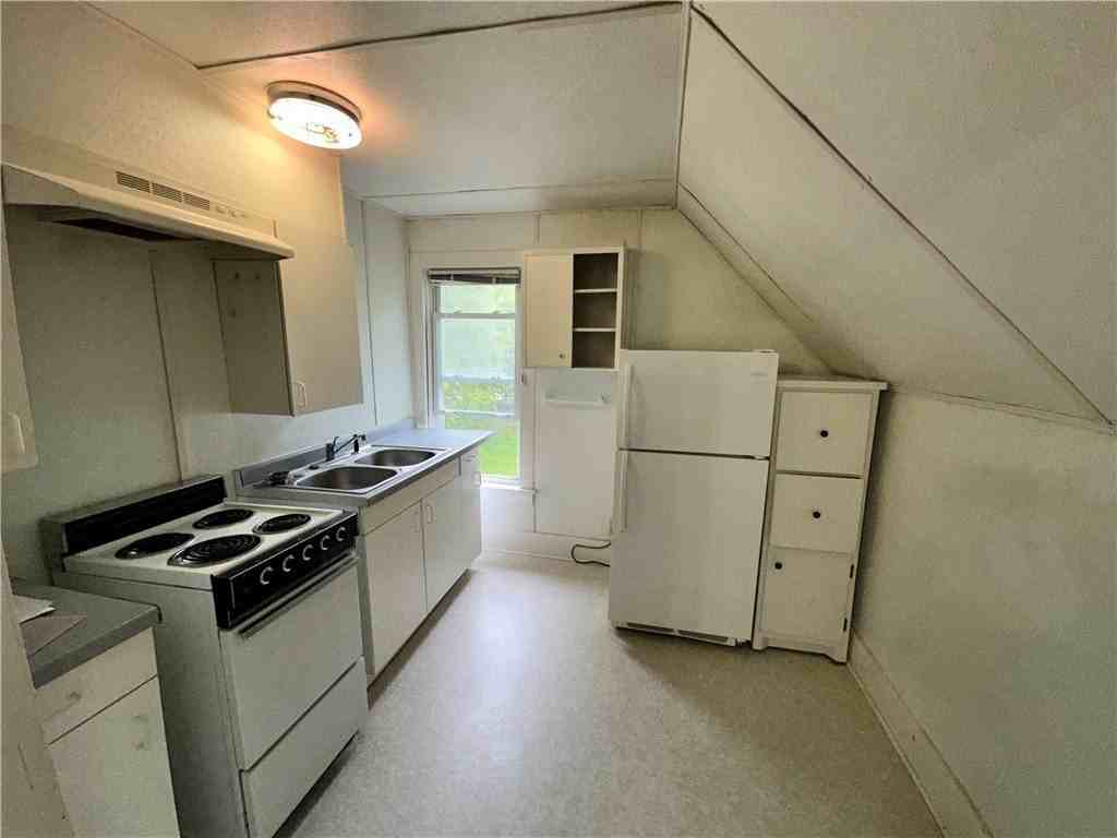 1308 11th St E Apt 3 #3 - Photo 3 of 13