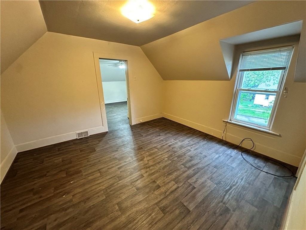 1308 11th St E Apt 3 #3 - Photo 4 of 13