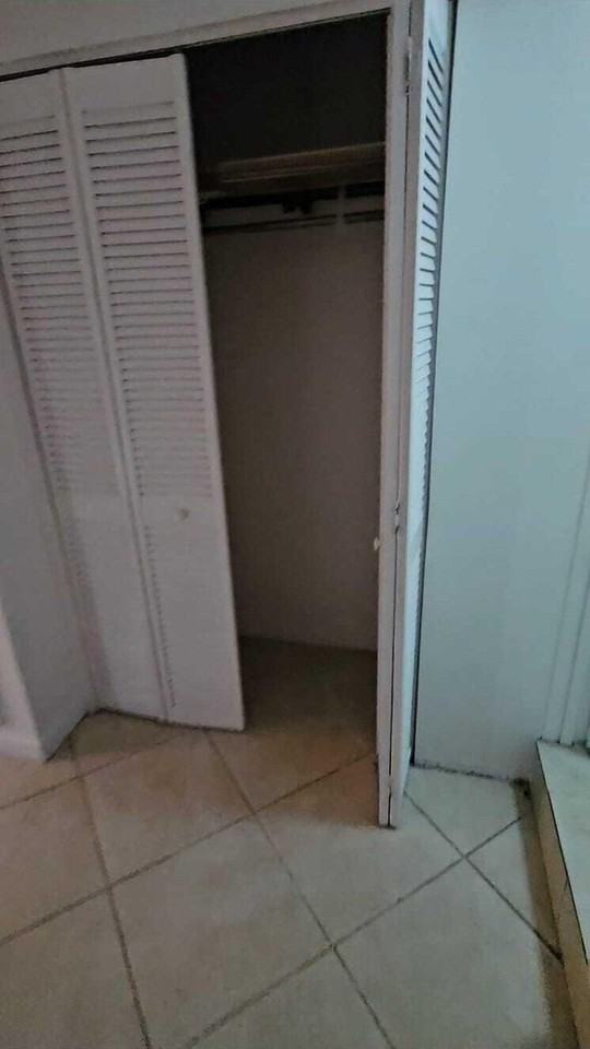 210 W 60th St #B - Photo 7 of 10