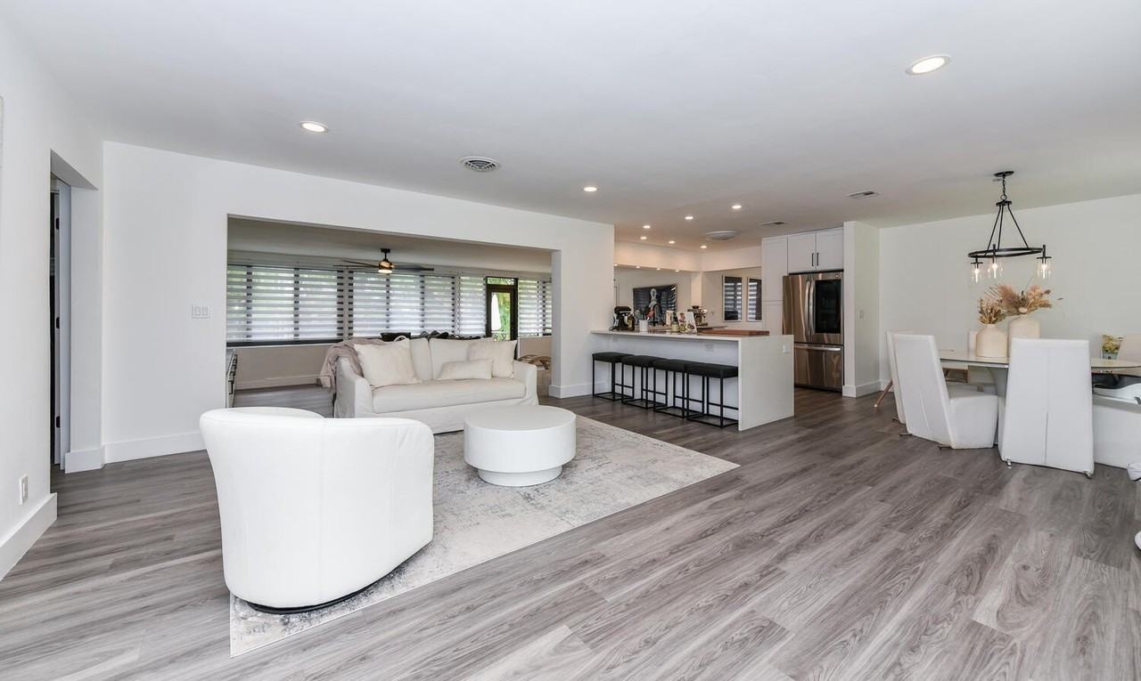 700 Southwest 4th Street - Photo 4 of 26