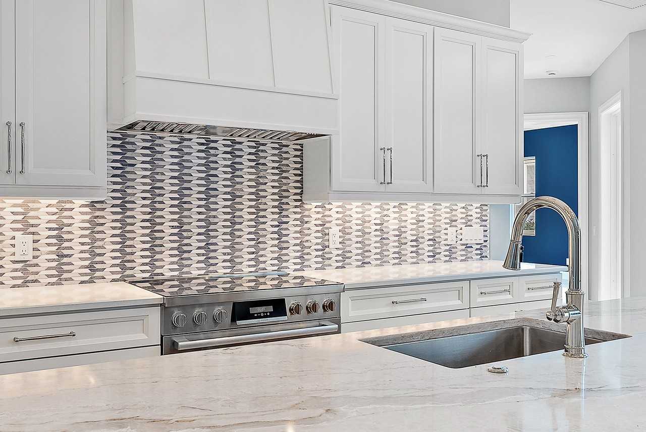 248 Honeysuckle Dr - Photo 2 of 19