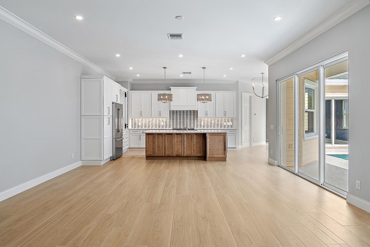 248 Honeysuckle Dr - Photo 5 of 19