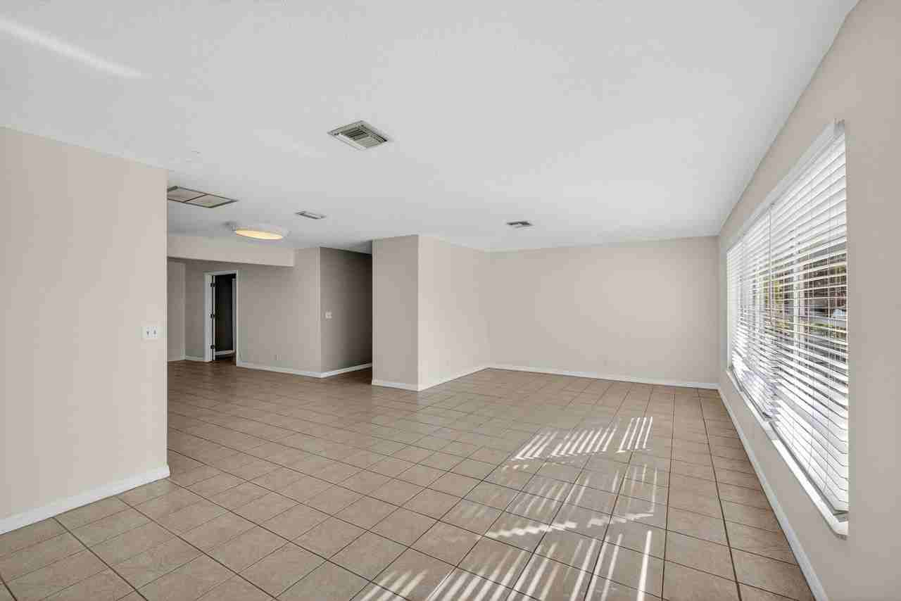 1242 N Harbor Dr - Photo 7 of 50