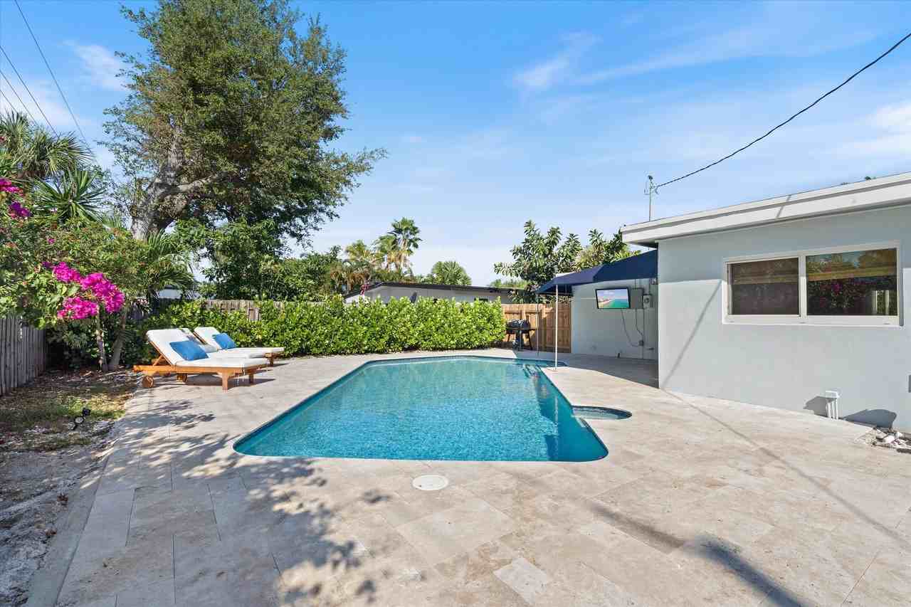 4921 Ne 23rd Ave - Photo 3 of 29