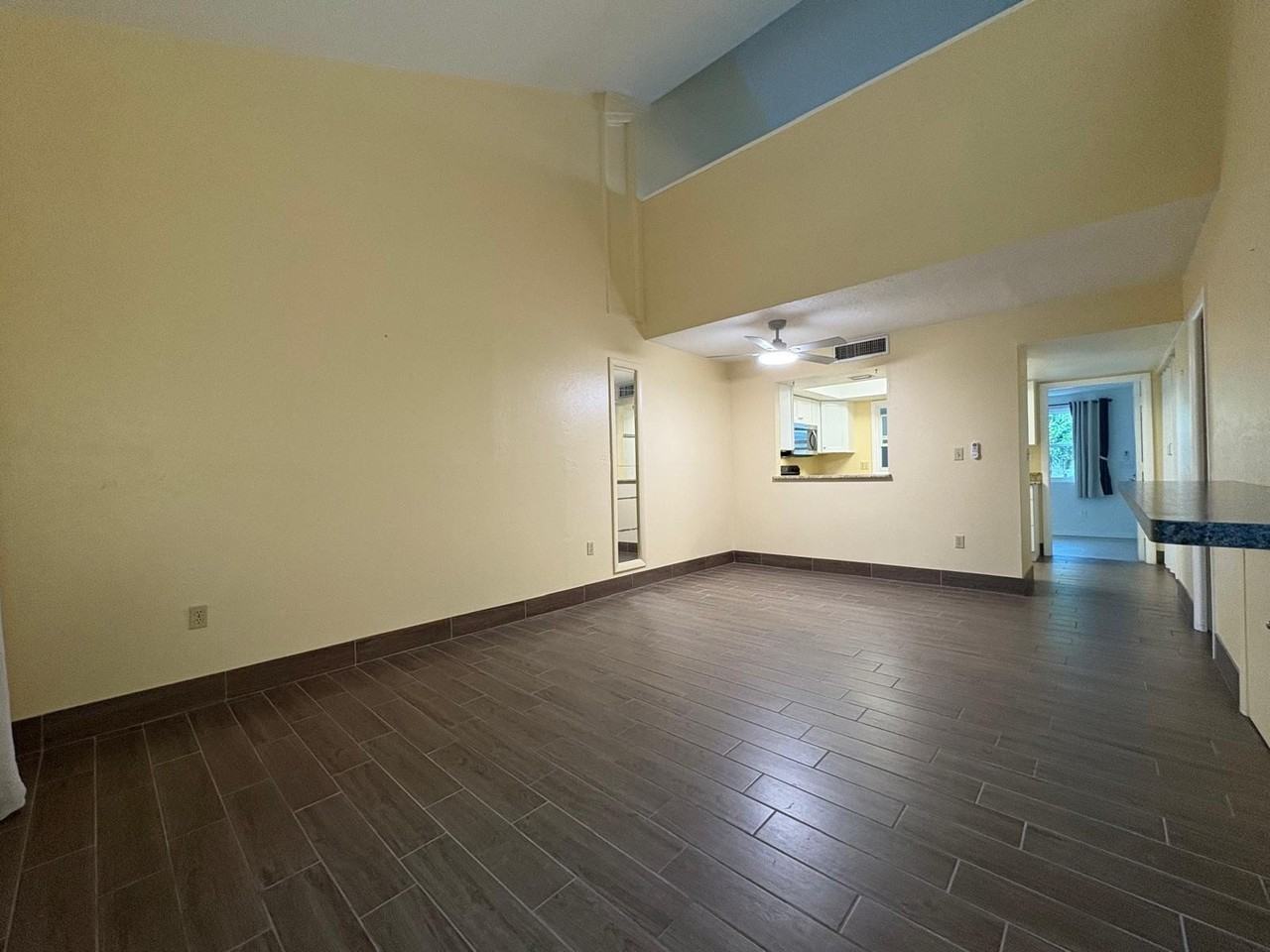 802 Shorewinds Dr #A - Photo 3 of 20