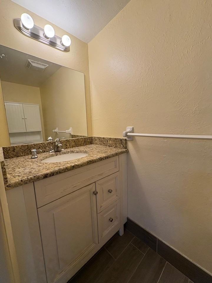 802 Shorewinds Dr #A - Photo 5 of 20