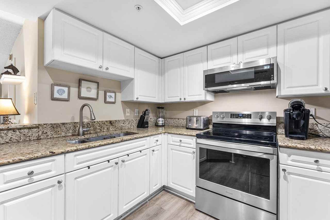 1000 Crestwood Ct S #1015 - Photo 3 of 21